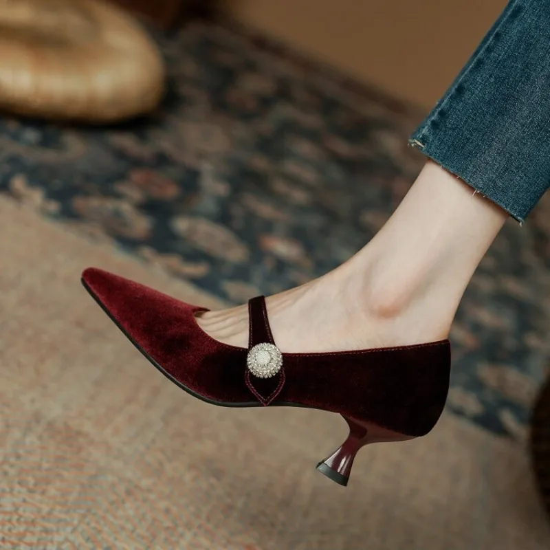 와인 레드 포인티드 토 메리 제인 슈즈 여성용 빈티지  - Womens Heels 리뷰 및 가격