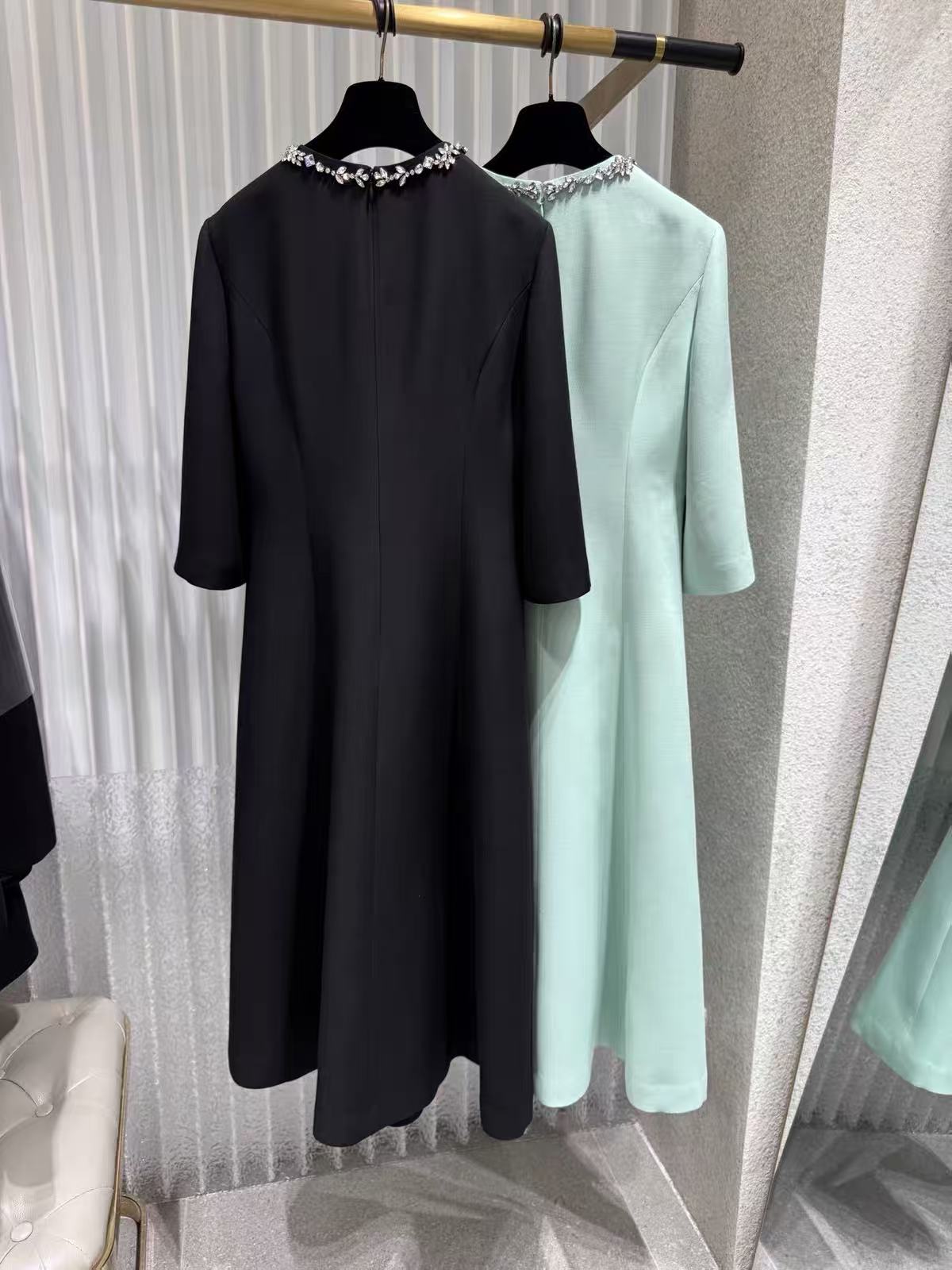 고급 실크 울 소재의 민트 그린 여성용 미디 드레스,  - Midi Dress 리뷰 및 가격